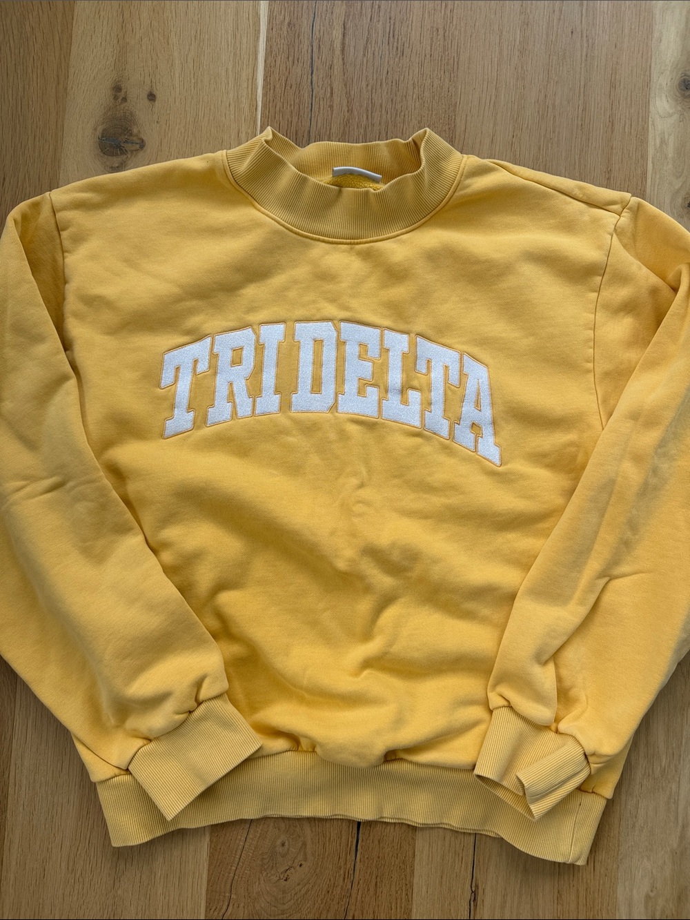 Yellow 'Tri Delta' Mockneck Sweatshirt Cotton XL